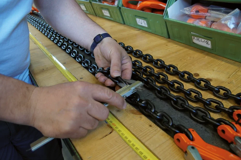 Überprüfung von Anschlagketten